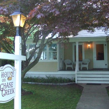 Bed and Breakfast House On Chase Creek à Shelter Island Heights Extérieur photo