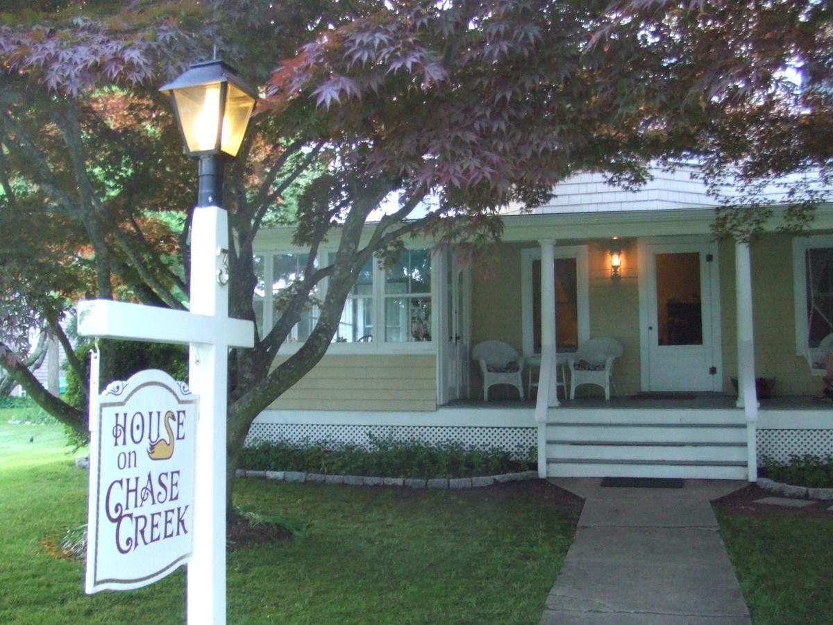 Bed and Breakfast House On Chase Creek à Shelter Island Heights Extérieur photo