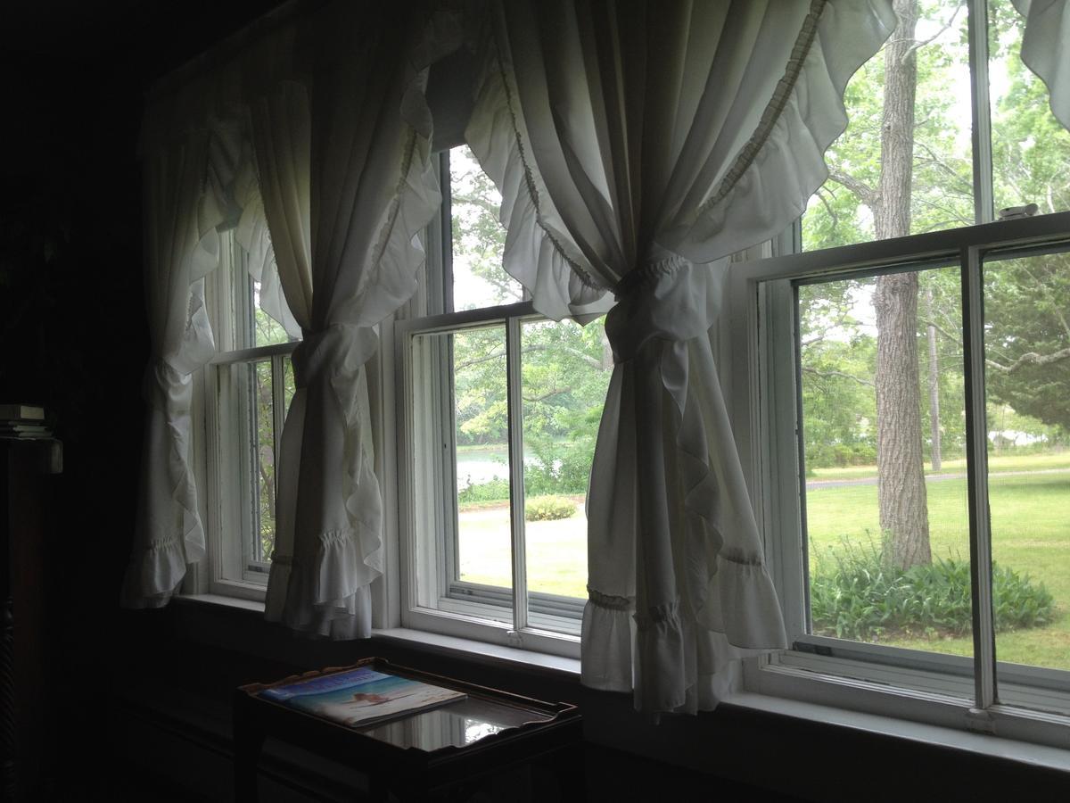 Bed and Breakfast House On Chase Creek à Shelter Island Heights Extérieur photo