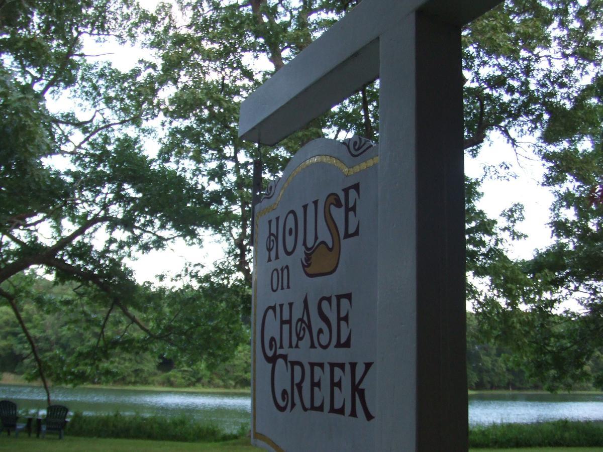 Bed and Breakfast House On Chase Creek à Shelter Island Heights Extérieur photo
