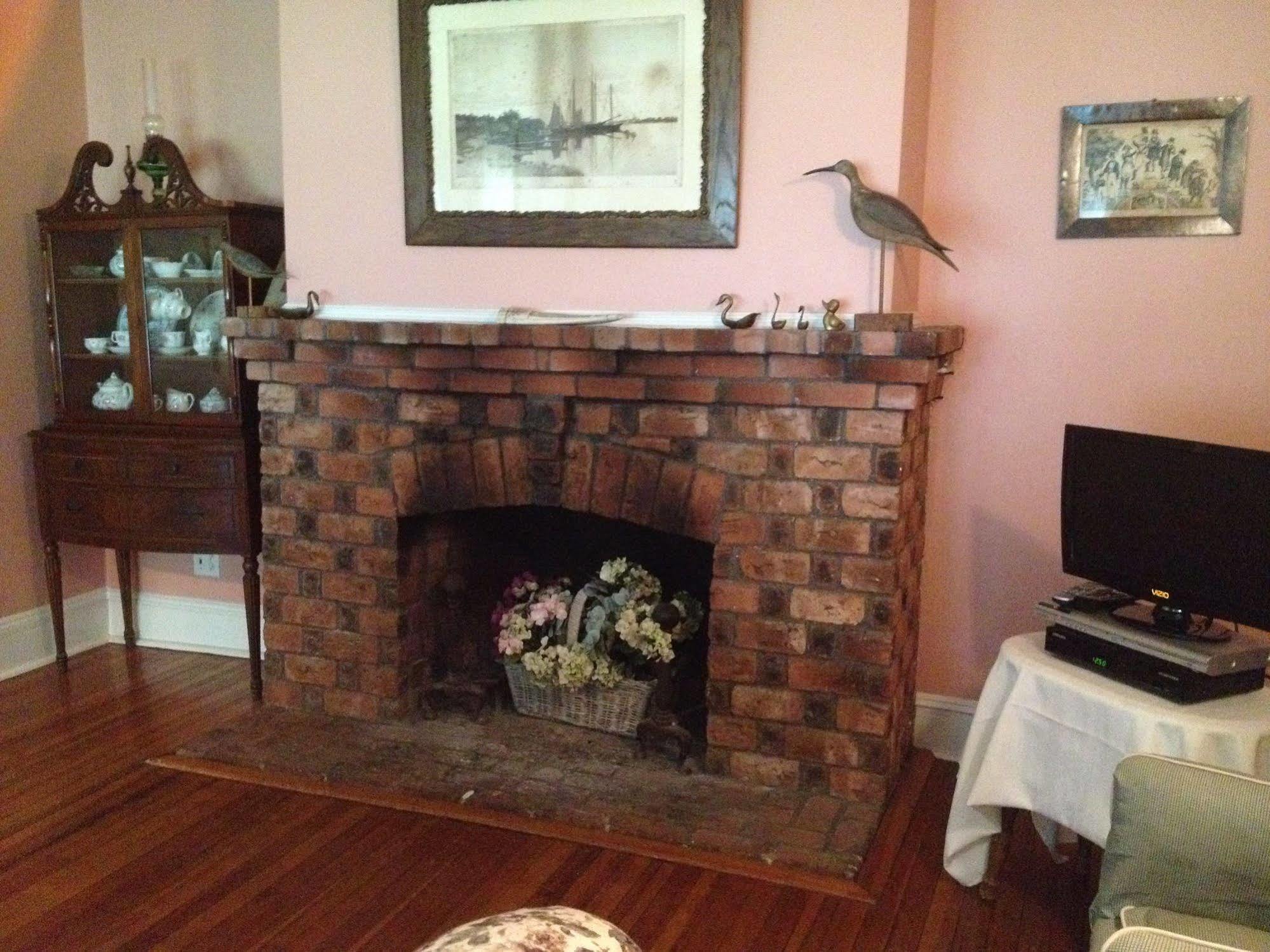 Bed and Breakfast House On Chase Creek à Shelter Island Heights Extérieur photo