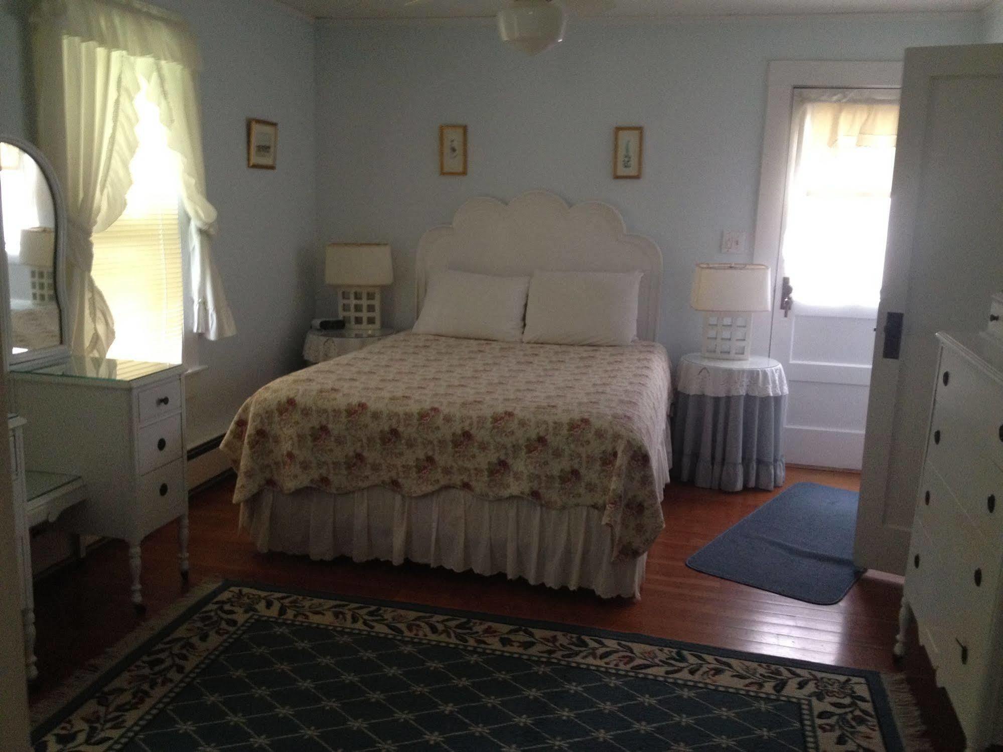 Bed and Breakfast House On Chase Creek à Shelter Island Heights Extérieur photo
