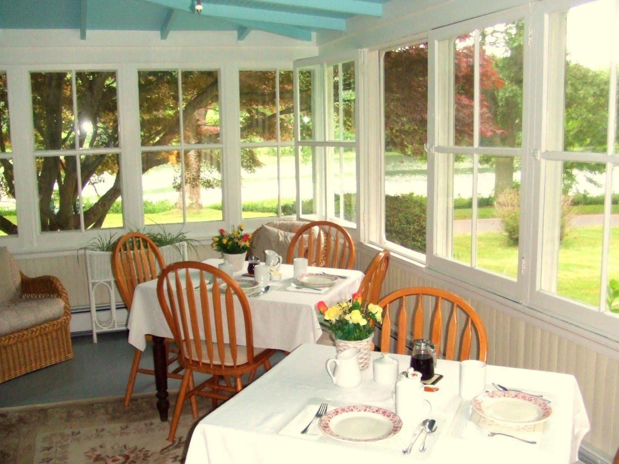 Bed and Breakfast House On Chase Creek à Shelter Island Heights Extérieur photo